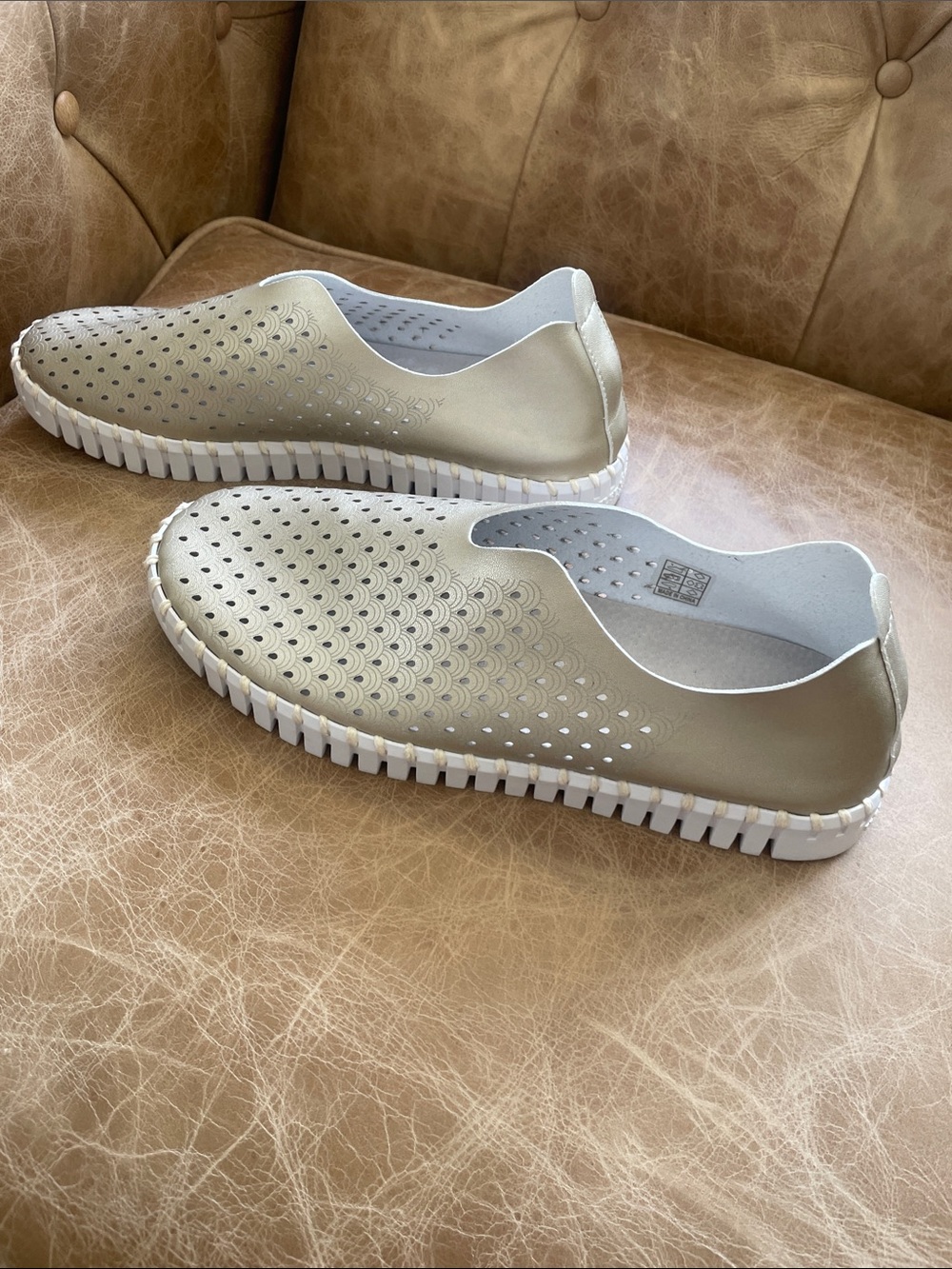 Ilse Jacobsen Metallic Gold Slip-On Sneakers - Picture 6 of 8